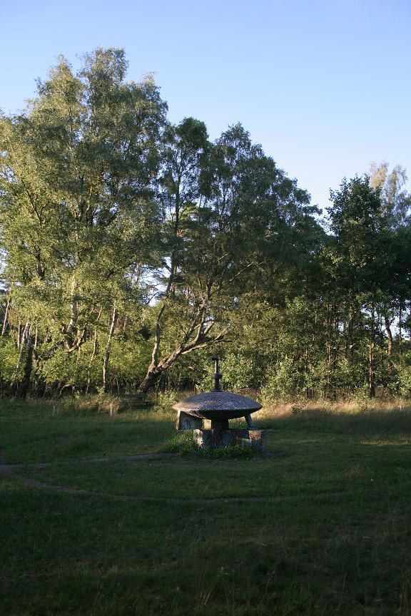 Monumento de Ängelholm, erguido em referência ao relato de Gösta Carlsson.