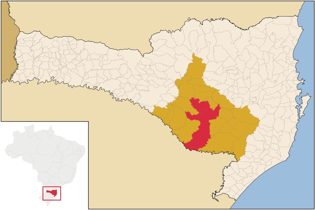 Mapa de localização: Localização da região de Lages em Santa Catarina. Não foi localizada imagem de uma estrutura denominada OVNIPORTO Lages.